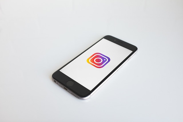 Exploring Instagram Crawlers: Practicality, Privacy Concerns and Ethical Considerations